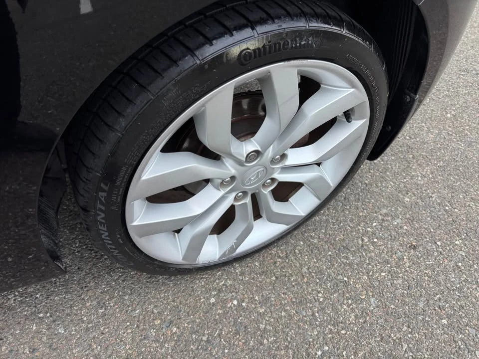 2013 Hyundai Veloster - Image 10 of 15