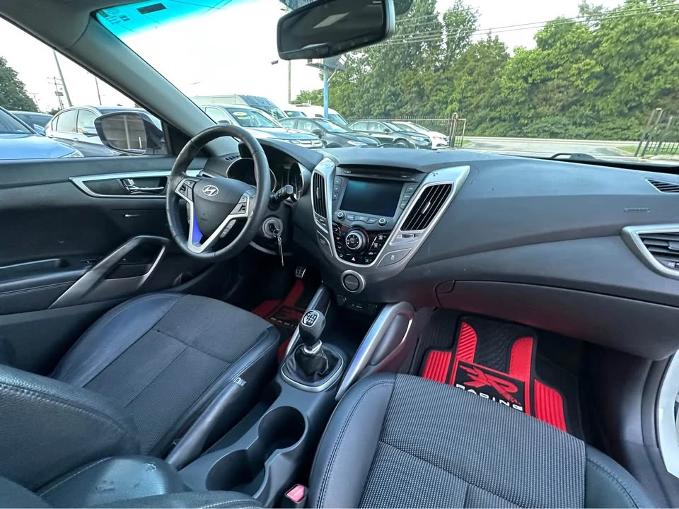 2013 Hyundai Veloster - Image 10 of 15