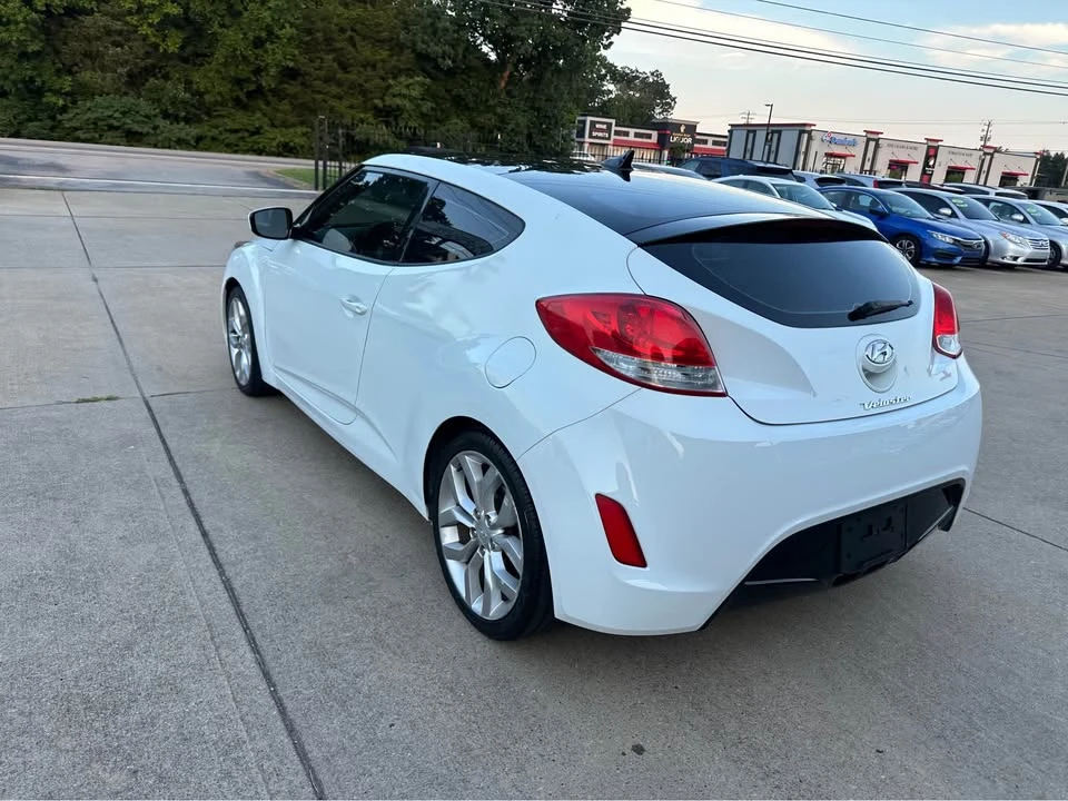 2013 Hyundai Veloster - Image 4 of 15
