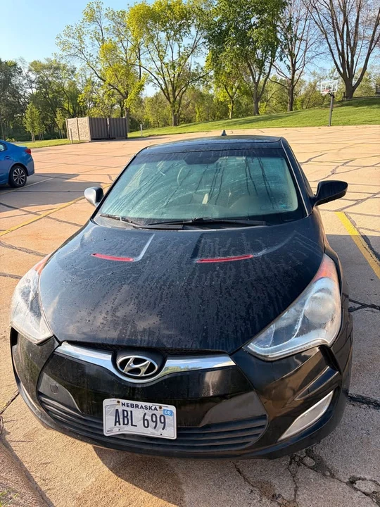 2013 Hyundai Veloster - Image 2 of 20