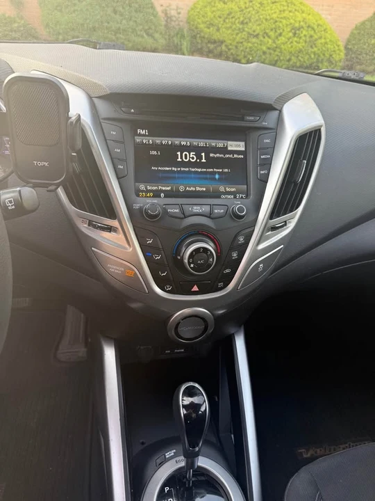2013 Hyundai Veloster - Image 12 of 13