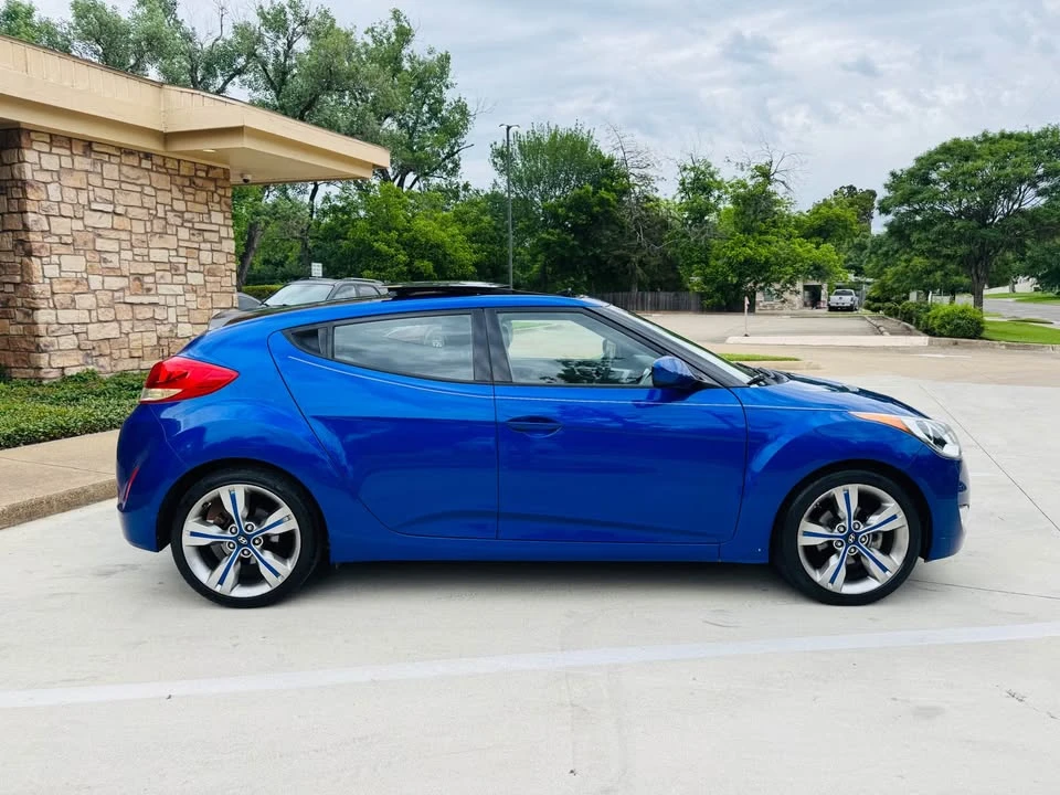 2013 Hyundai Veloster - Image 10 of 16