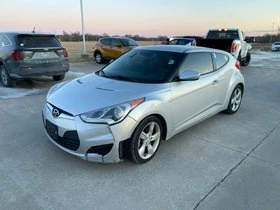 2013 Hyundai Veloster - Image 2 of 15