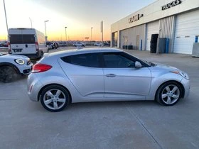 2013 Hyundai Veloster - Image 4 of 15