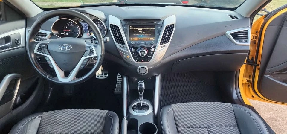 2013 Hyundai Veloster - Image 9 of 10
