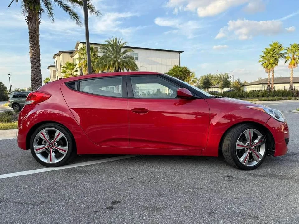 2013 Hyundai Veloster - Image 12 of 15