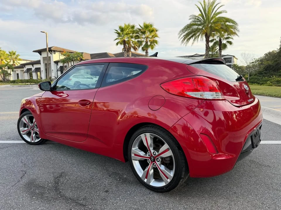 2013 Hyundai Veloster - Image 7 of 15
