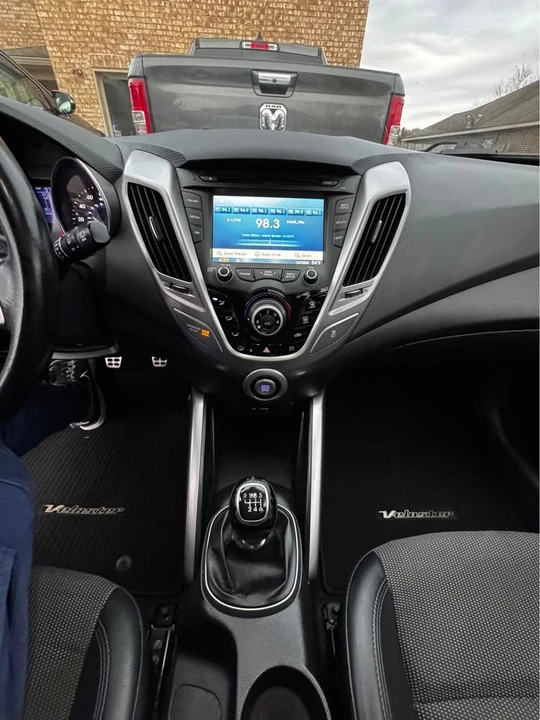 2013 Hyundai Veloster - Image 12 of 19