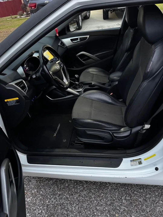2013 Hyundai Veloster - Image 7 of 19