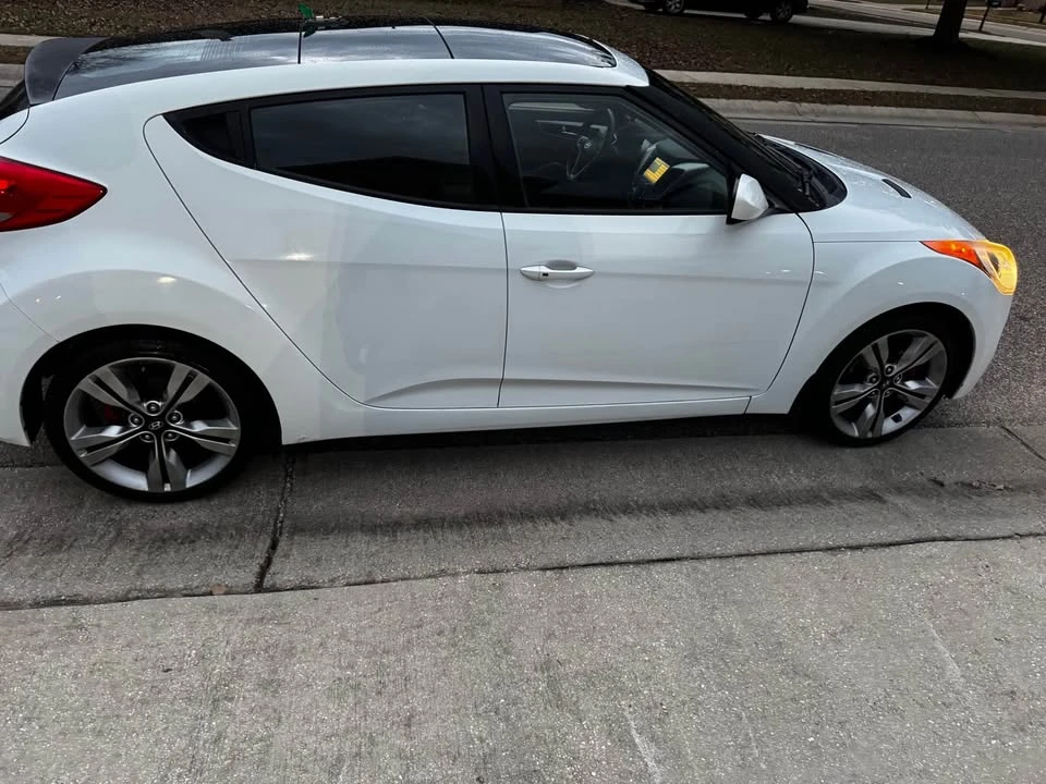 2013 Hyundai Veloster - Image 9 of 19