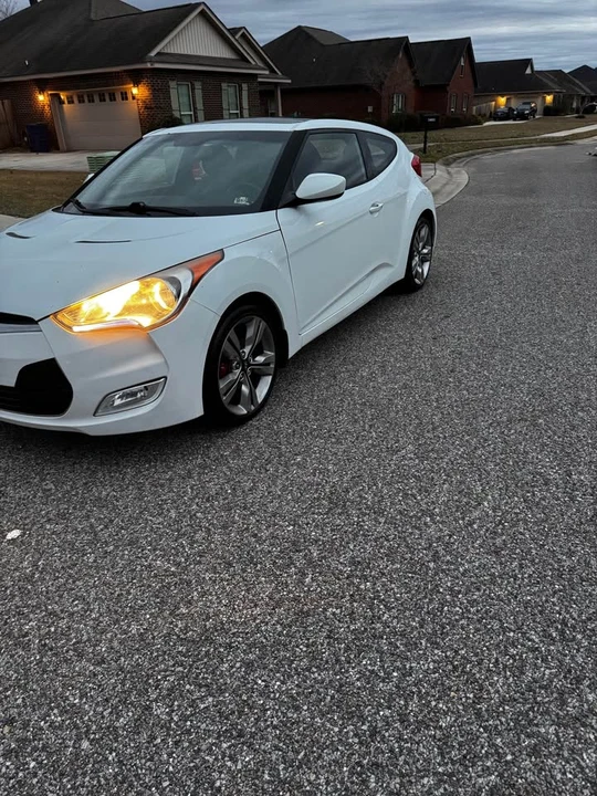 2013 Hyundai Veloster - Image 3 of 19