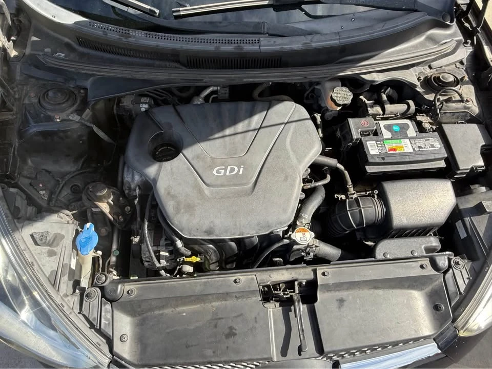 2013 Hyundai Veloster - Image 9 of 11