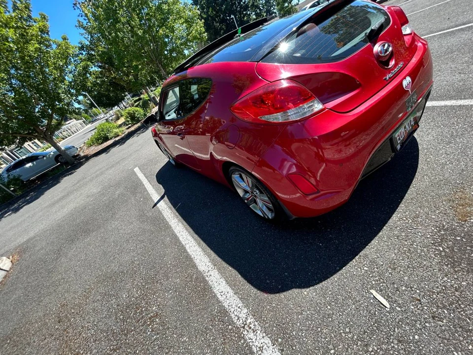 2013 Hyundai Veloster - Image 5 of 9