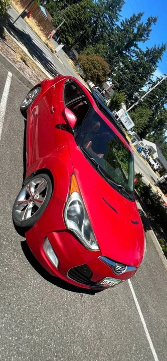 2013 Hyundai Veloster - Image 2 of 9