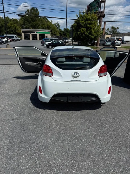 2013 Hyundai Veloster - Image 3 of 9