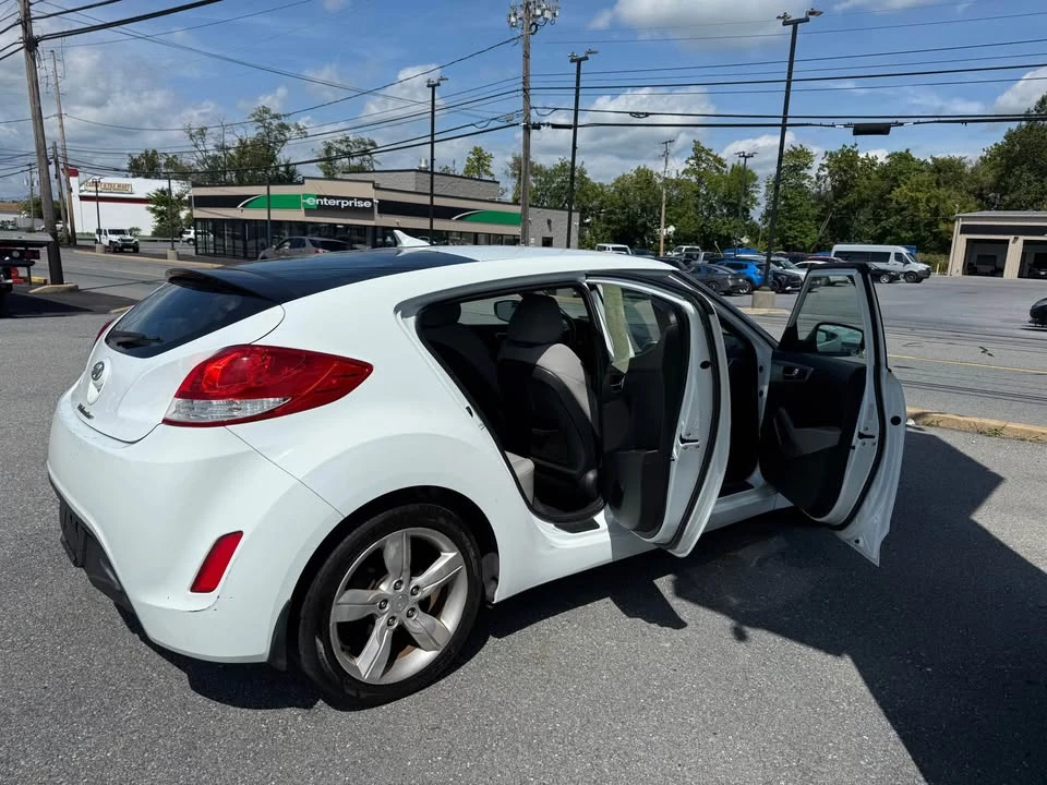 2013 Hyundai Veloster - Image 8 of 9