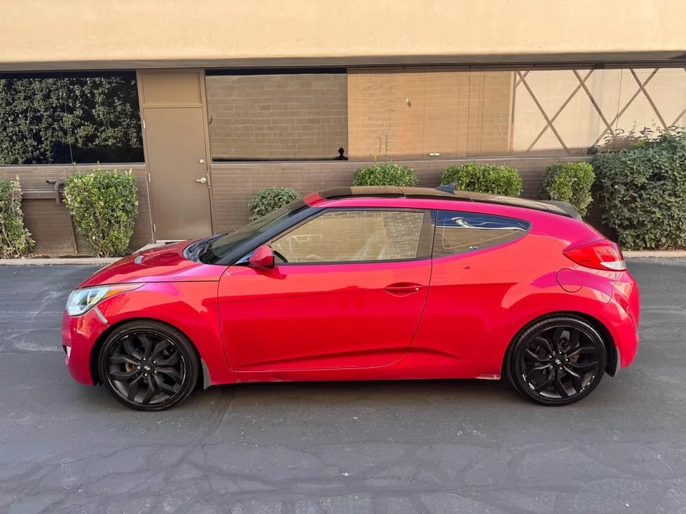 2013 Hyundai Veloster - Image 2 of 10
