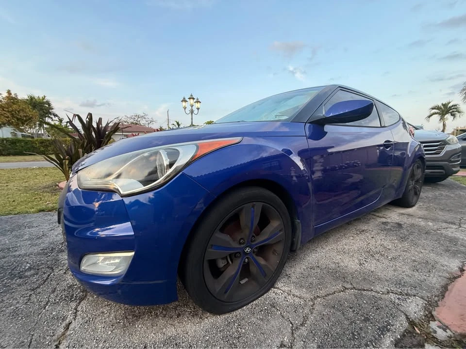 2013 Hyundai Veloster - Image 12 of 14