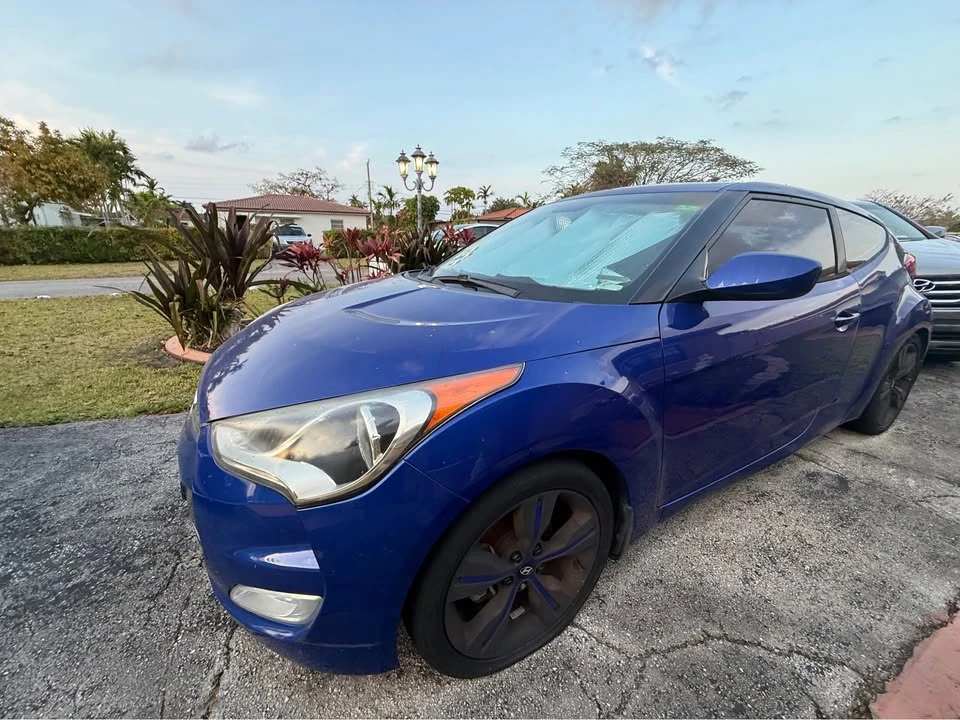 2013 Hyundai Veloster - Image 11 of 14