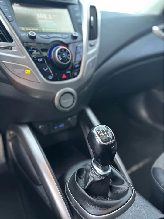 2013 Hyundai Veloster - Image 14 of 14