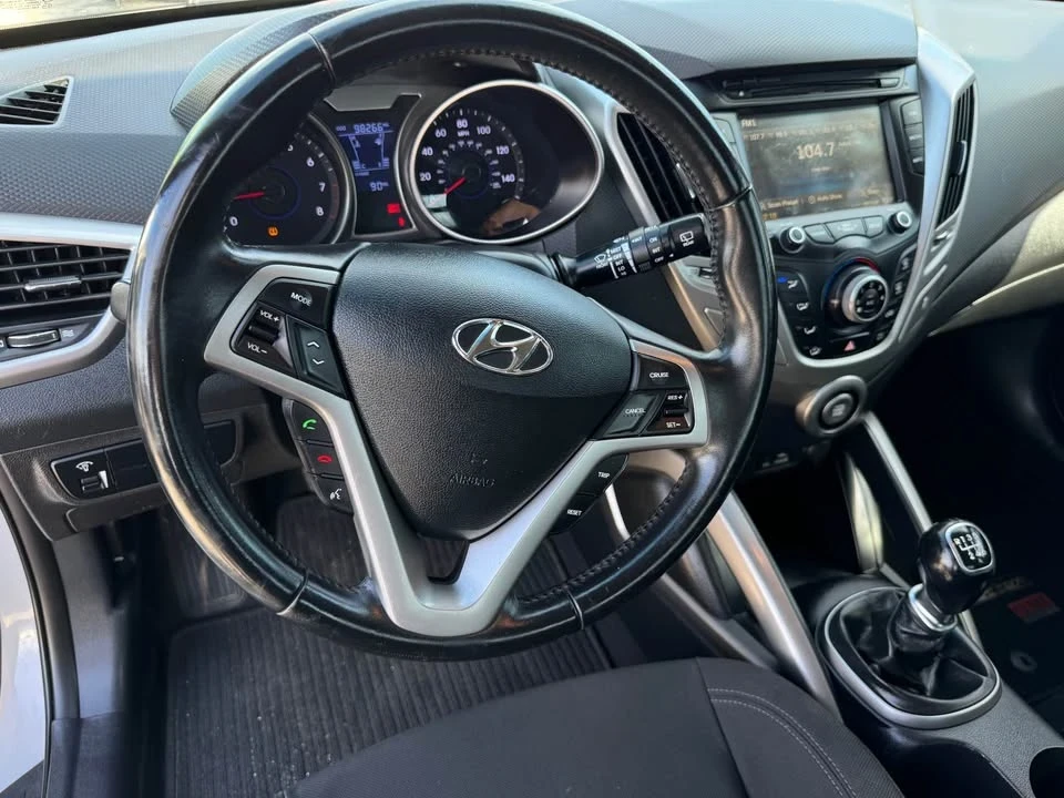 2013 Hyundai Veloster - Image 16 of 19
