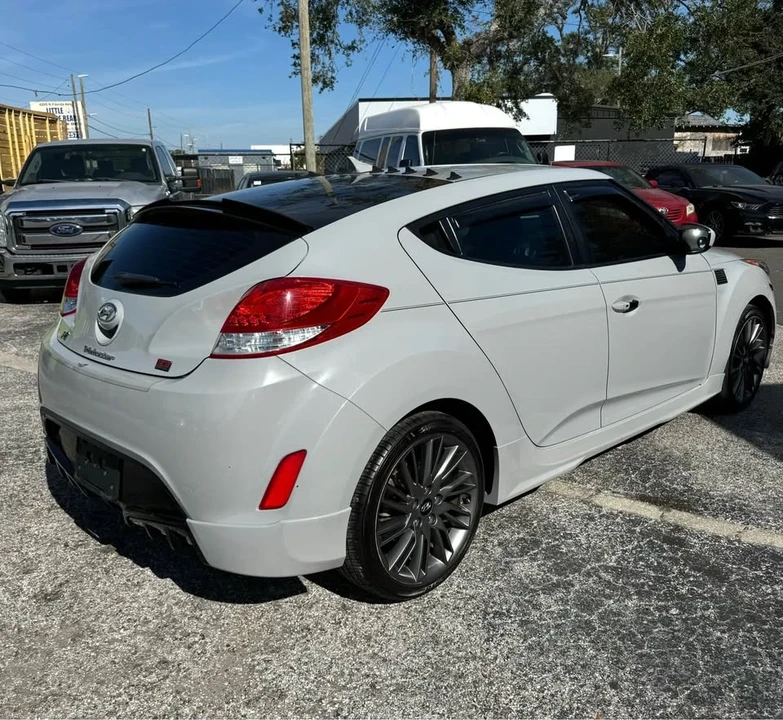 2013 Hyundai Veloster - Image 6 of 19