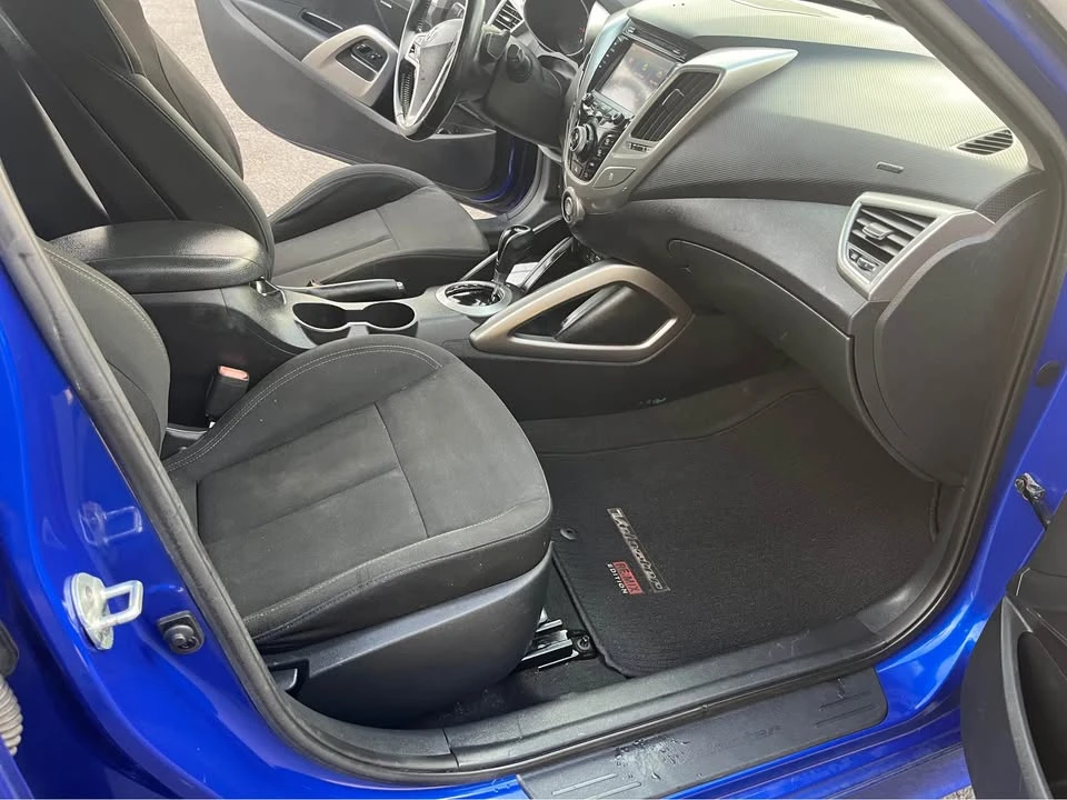 2013 Hyundai Veloster - Image 12 of 13