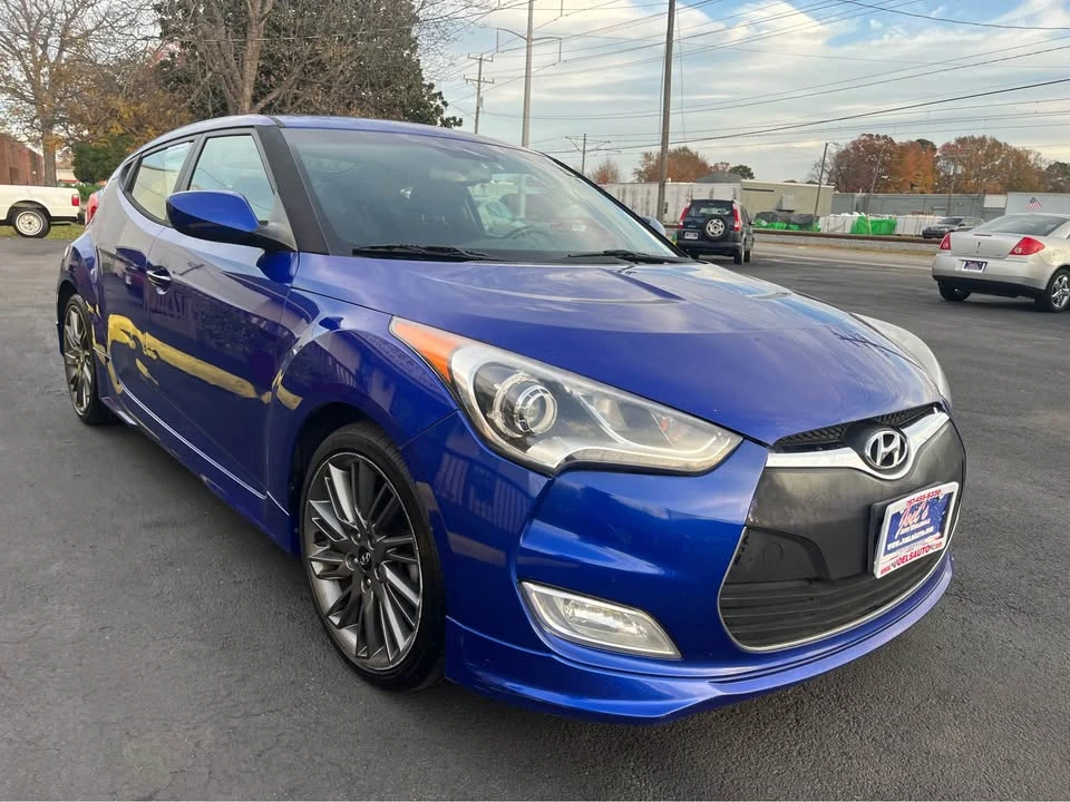 2013 Hyundai Veloster - Image 2 of 13