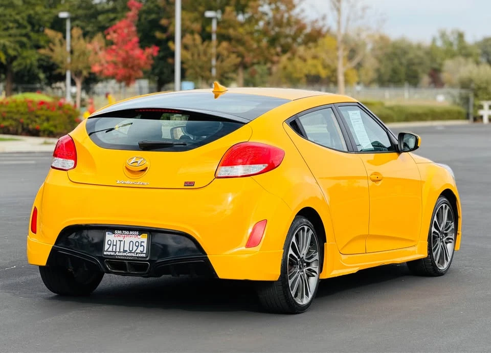 2013 Hyundai Veloster - Image 10 of 19