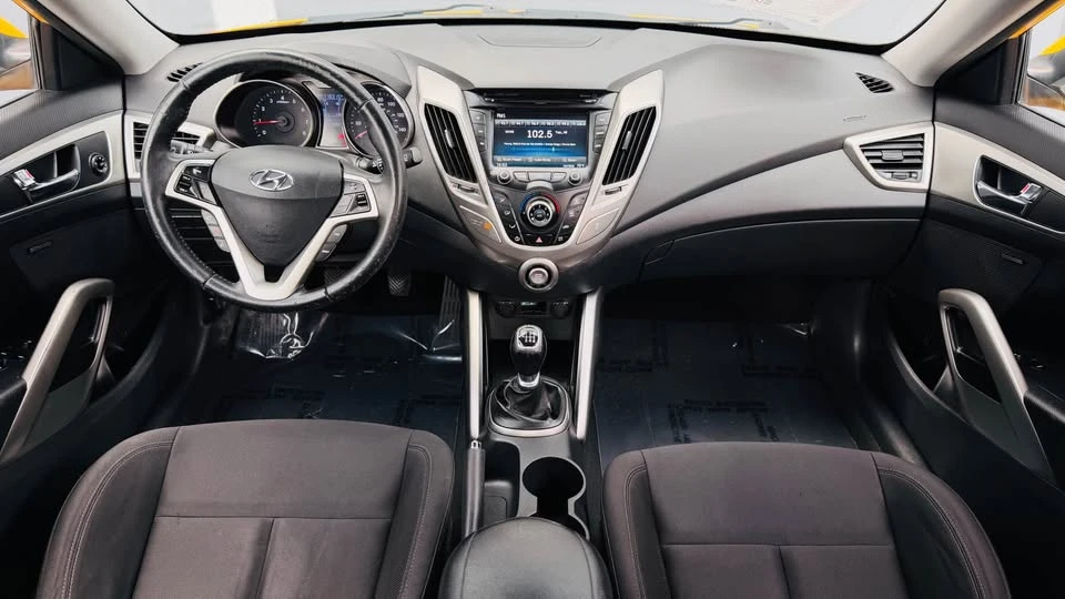 2013 Hyundai Veloster - Image 12 of 19