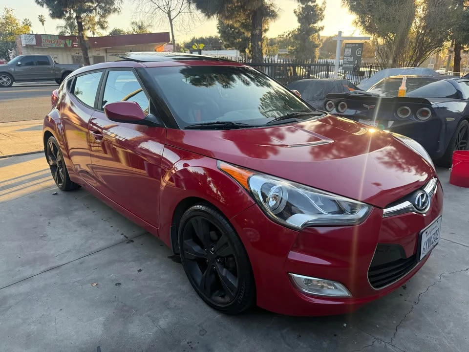 2013 Hyundai Veloster - Image 2 of 8