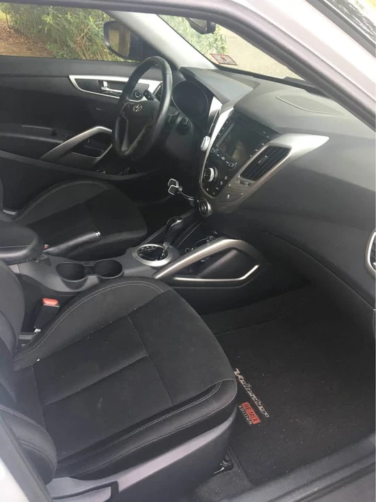 2013 Hyundai Veloster - Image 3 of 4