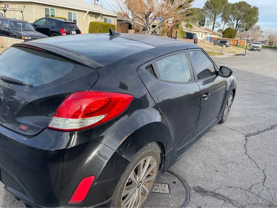 2013 Hyundai Veloster - Image 3 of 4