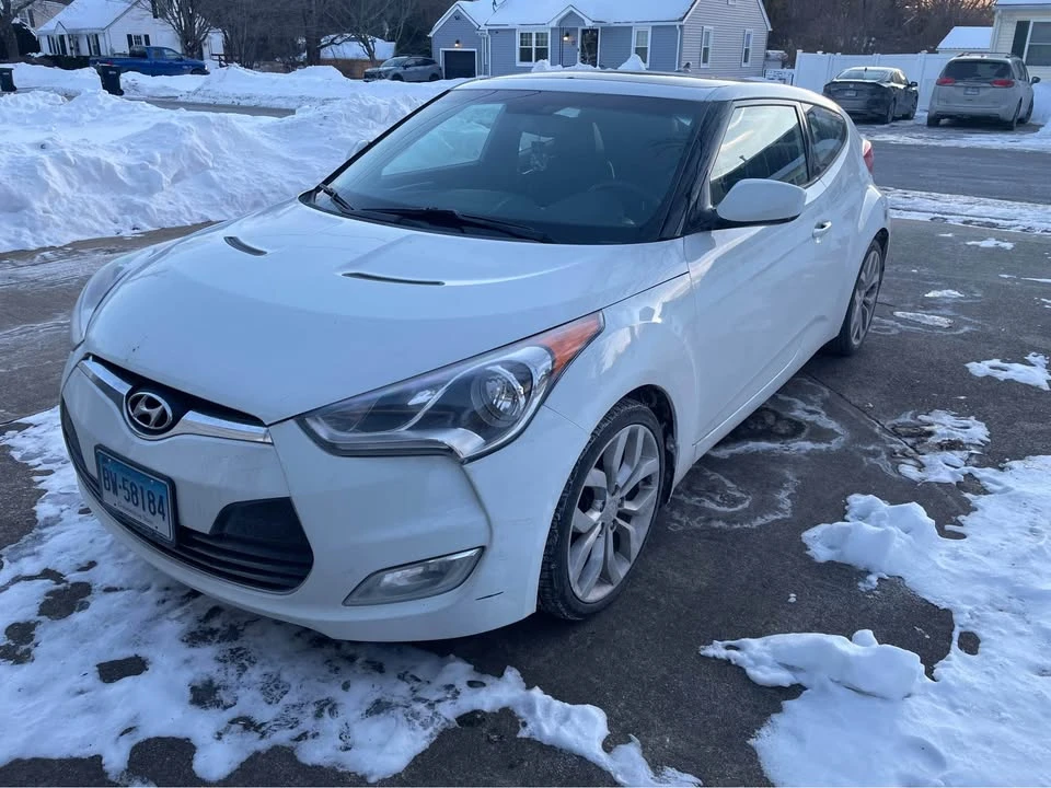 2013 Hyundai Veloster - Image 2 of 8