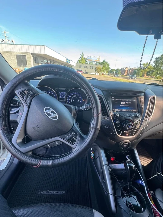 2013 Hyundai Veloster - Image 8 of 14