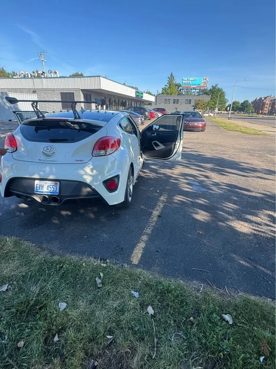 2013 Hyundai Veloster - Image 12 of 14