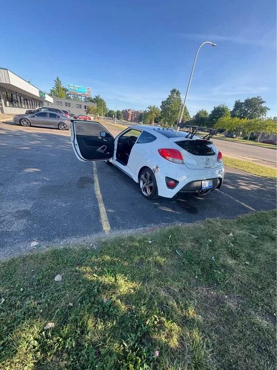 2013 Hyundai Veloster - Image 11 of 14