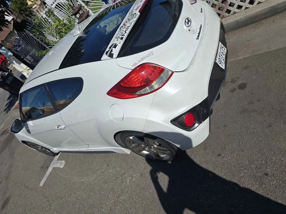 2013 Hyundai Veloster - Image 2 of 7
