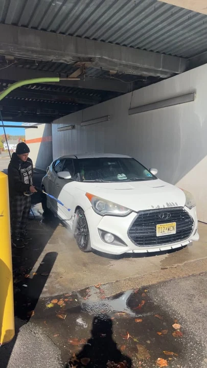 2013 Hyundai Veloster - Image 2 of 4