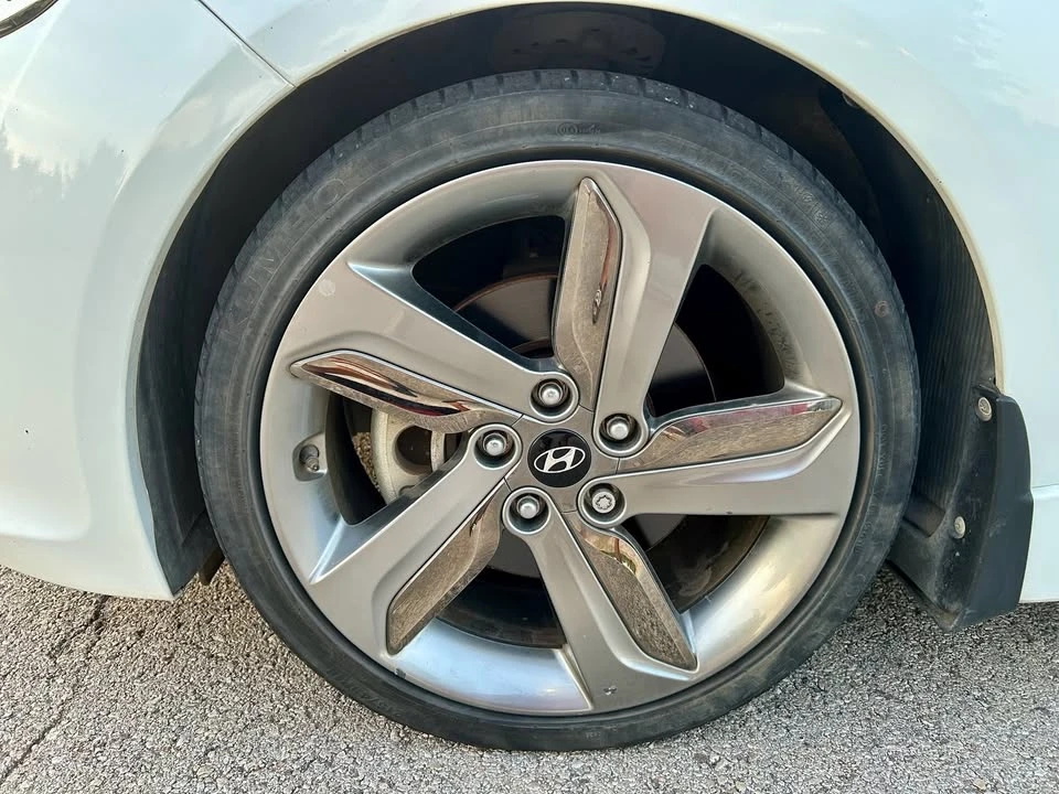 2013 Hyundai Veloster - Image 18 of 20