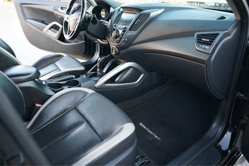 2013 Hyundai Veloster - Image 7 of 12