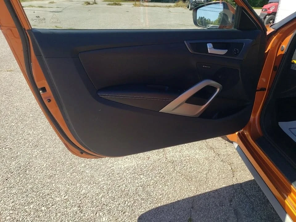 2013 Hyundai Veloster - Image 10 of 20