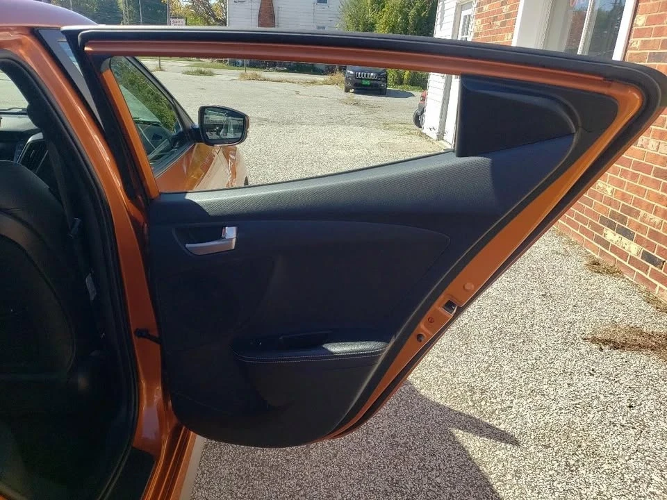 2013 Hyundai Veloster - Image 12 of 20