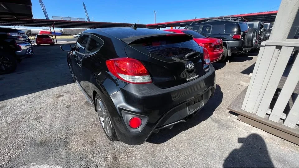 2013 Hyundai Veloster - Image 2 of 6