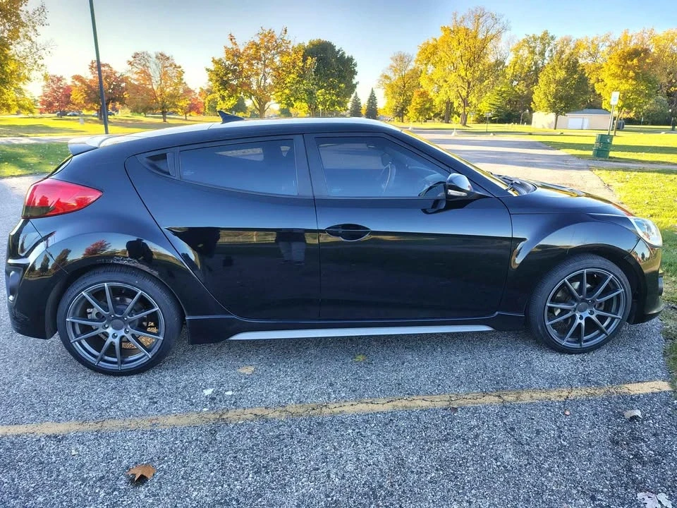 2013 Hyundai Veloster - Image 2 of 4