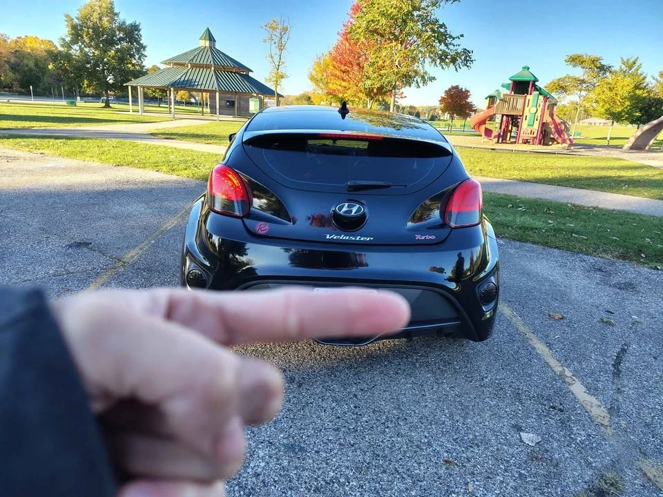 2013 Hyundai Veloster - Image 3 of 4