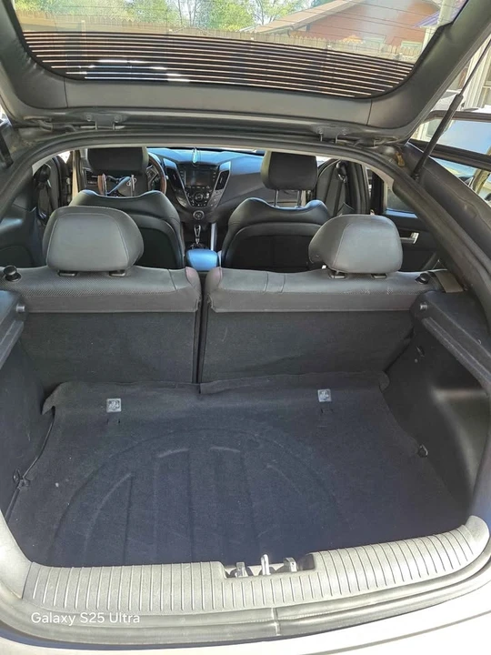 2013 Hyundai Veloster - Image 12 of 13