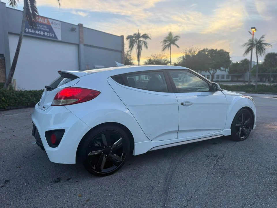 2013 Hyundai Veloster - Image 5 of 9