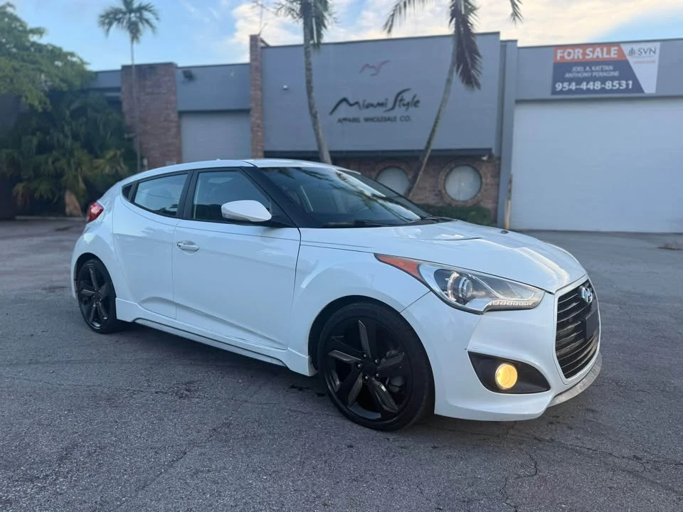 2013 Hyundai Veloster - Image 2 of 9