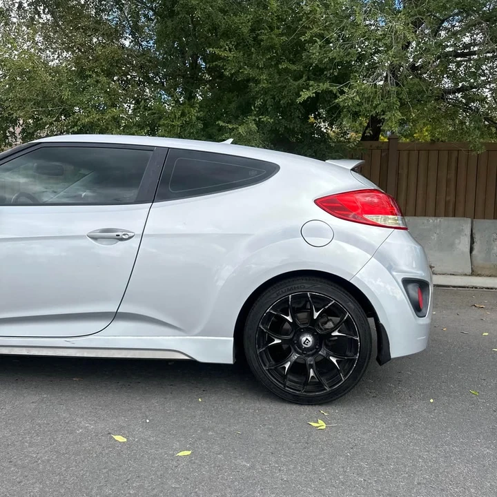 2013 Hyundai Veloster - Image 3 of 15